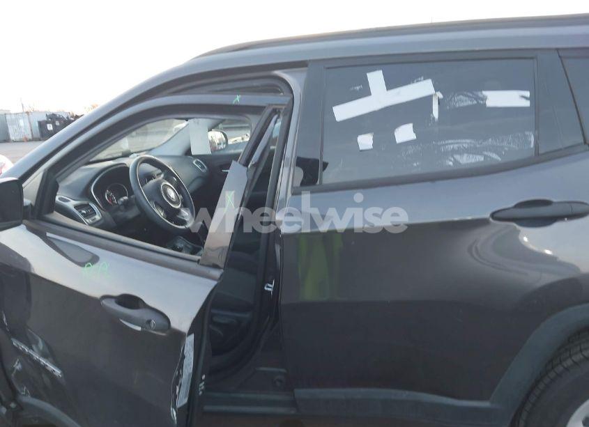 Photo 17 of 2018 Jeep Compass SPORT 4X4 (VIN 3C4NJDAB2JT232677)