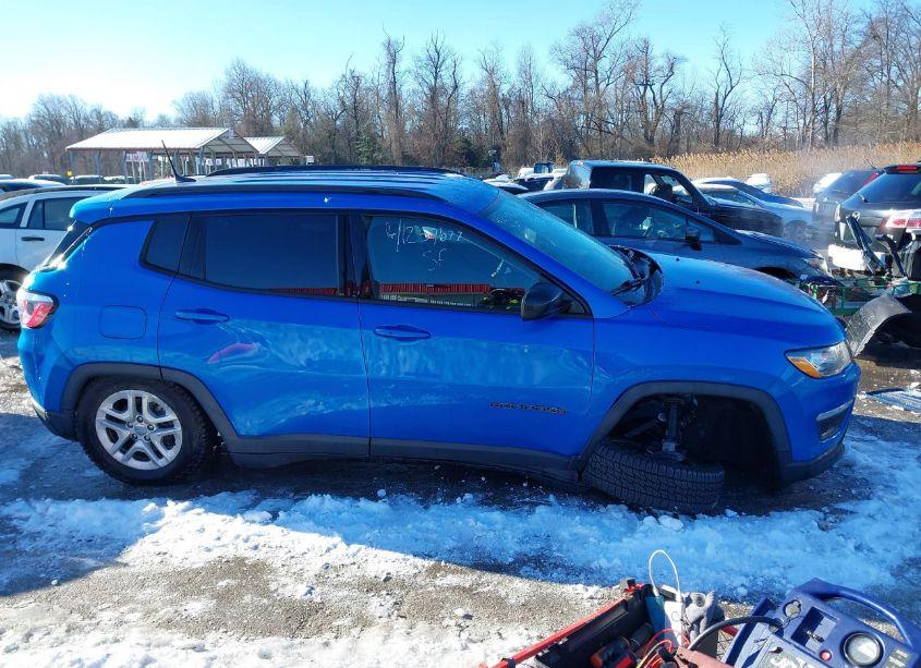 Photo 13 of 2018 Jeep Compass SPORT 4X4 (VIN 3C4NJDAB3JT440776)