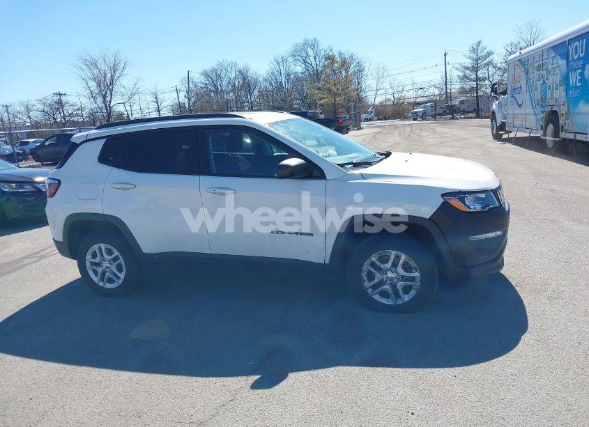 Photo 13 of 2018 Jeep Compass SPORT 4X4 (VIN 3C4NJDAB4JT339147)