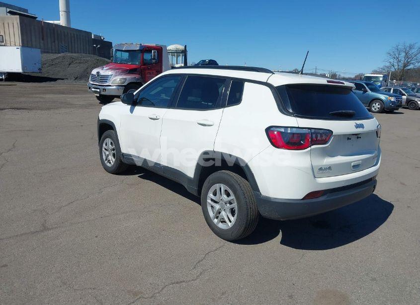 Photo 3 of 2018 Jeep Compass SPORT 4X4 (VIN 3C4NJDAB4JT339147)