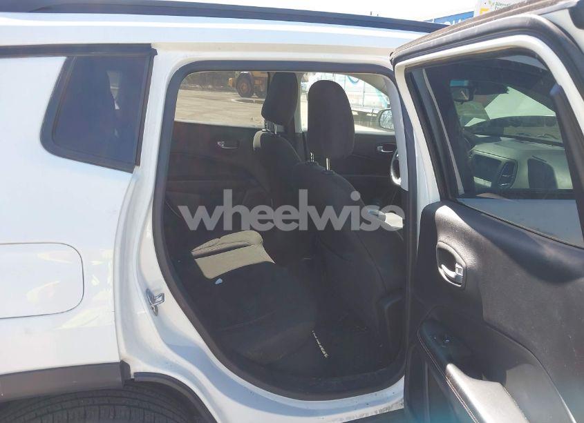 Photo 8 of 2018 Jeep Compass SPORT 4X4 (VIN 3C4NJDAB4JT339147)