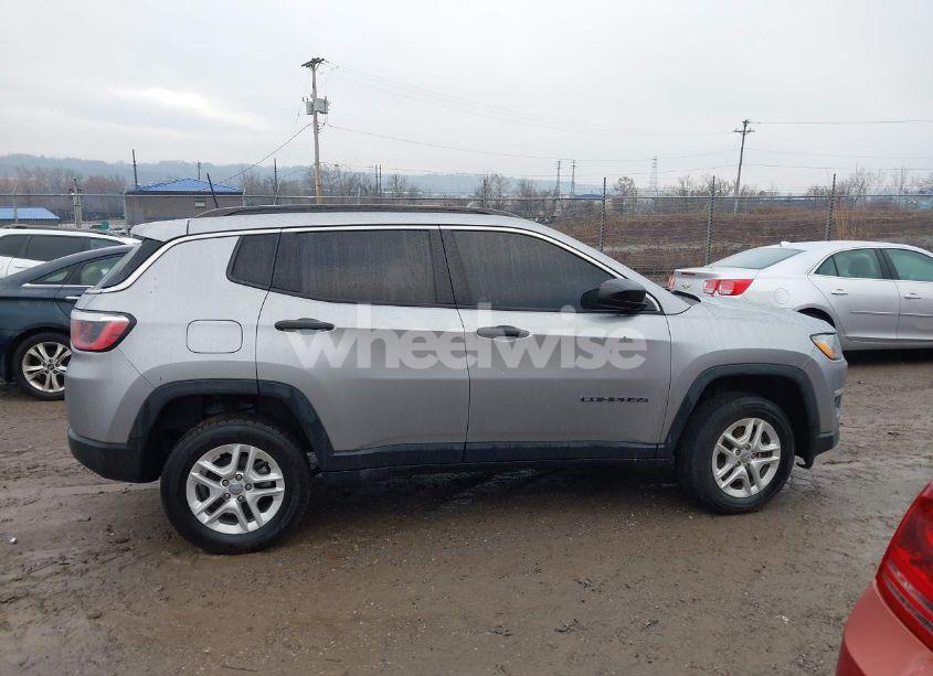 Photo 13 of 2019 Jeep Compass SPORT 4X4 (VIN 3C4NJDAB6KT781168)