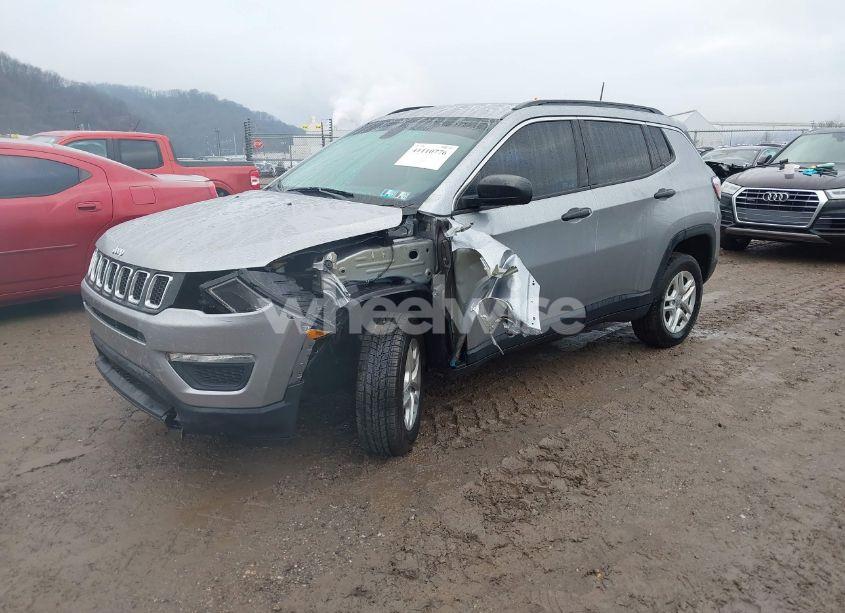 Photo 2 of 2019 Jeep Compass SPORT 4X4 (VIN 3C4NJDAB6KT781168)