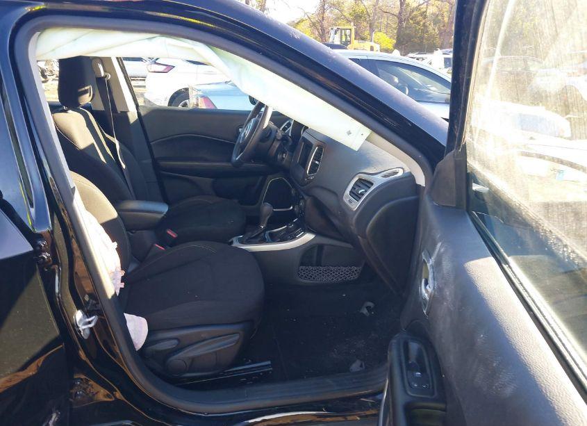 Photo 5 of 2021 Jeep Compass SPORT 4X4 (VIN 3C4NJDAB6MT591826)