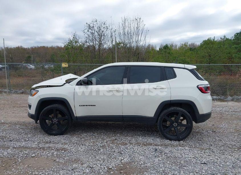 Photo 15 of 2018 Jeep Compass SPORT 4X4 (VIN 3C4NJDAB7JT399892)