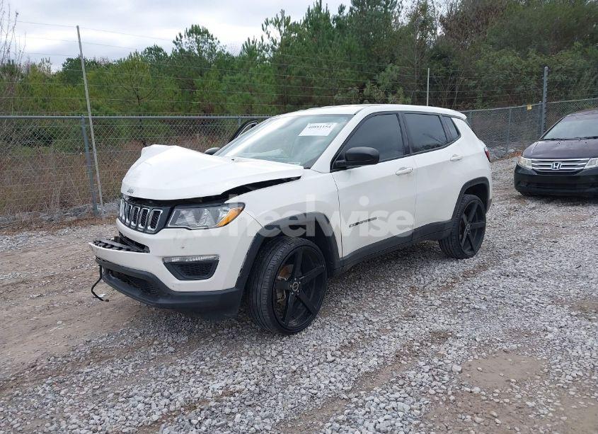 Photo 2 of 2018 Jeep Compass SPORT 4X4 (VIN 3C4NJDAB7JT399892)