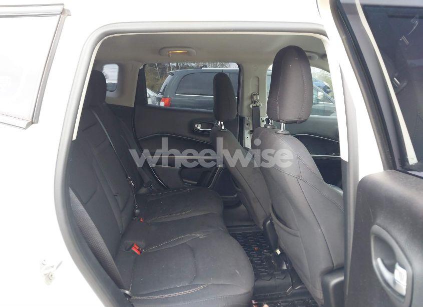 Photo 8 of 2018 Jeep Compass SPORT 4X4 (VIN 3C4NJDAB7JT399892)