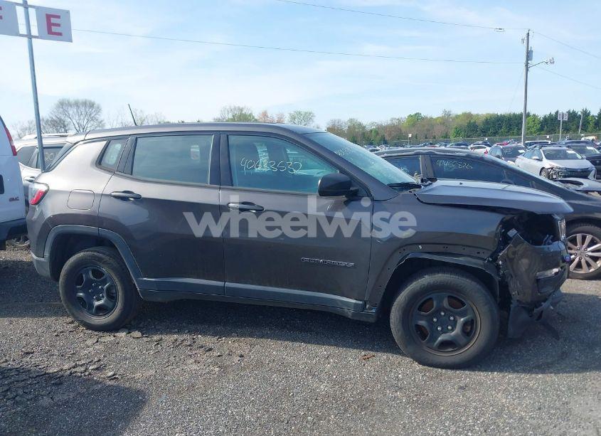 Photo 13 of 2018 Jeep Compass SPORT 4X4 (VIN 3C4NJDAB7JT481279)