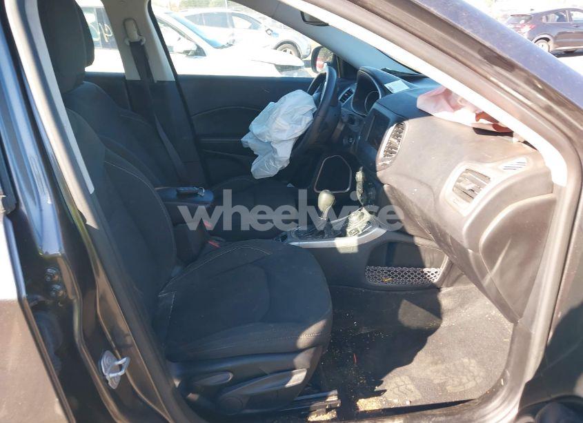 Photo 5 of 2018 Jeep Compass SPORT 4X4 (VIN 3C4NJDAB7JT481279)