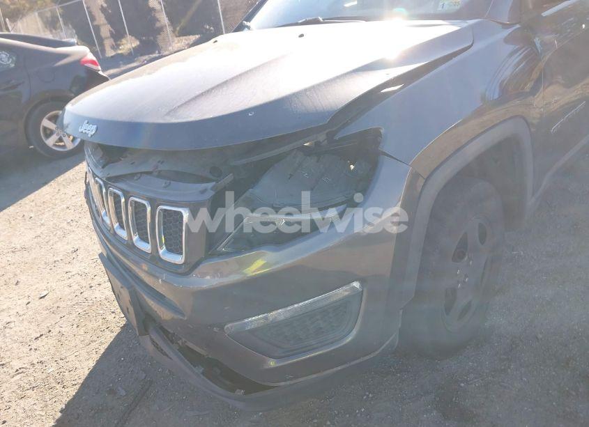 Photo 6 of 2018 Jeep Compass SPORT 4X4 (VIN 3C4NJDAB7JT481279)