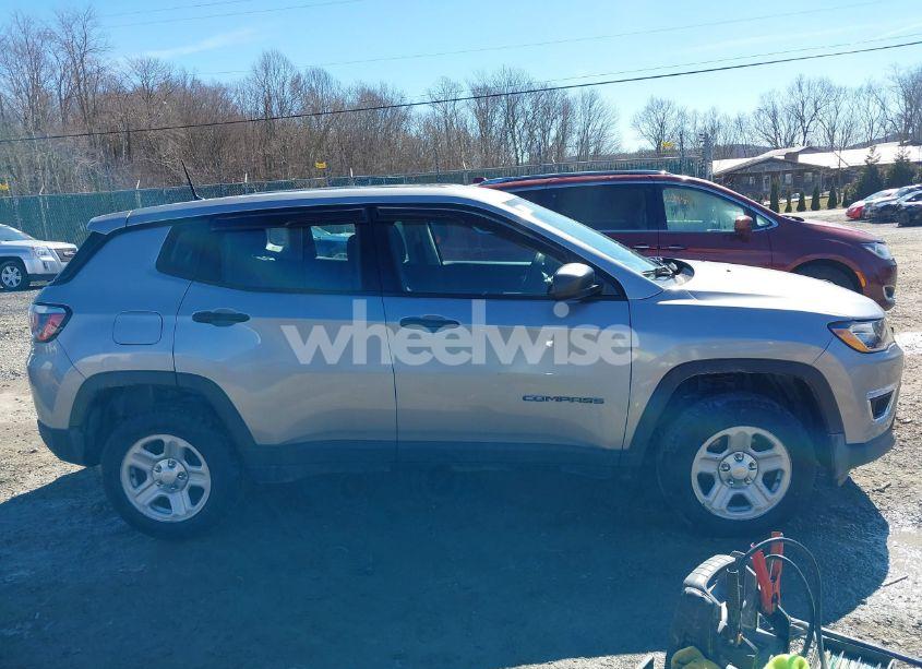 Photo 13 of 2018 Jeep Compass SPORT 4X4 (VIN 3C4NJDAB8JT191603)