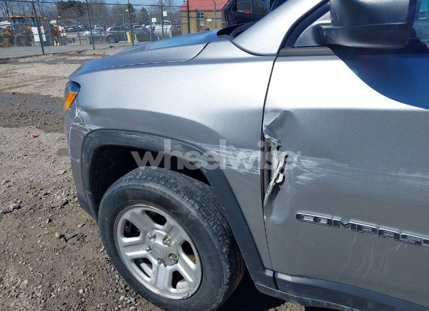 Photo 6 of 2018 Jeep Compass SPORT 4X4 (VIN 3C4NJDAB8JT191603)