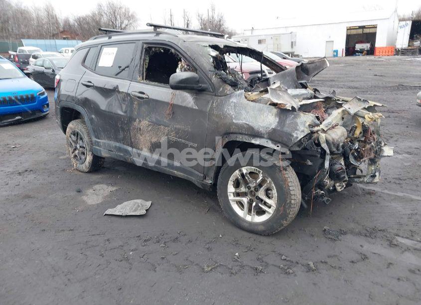 2018 Jeep Compass SPORT 4X4 (VIN 3C4NJDAB8JT315496) main photo