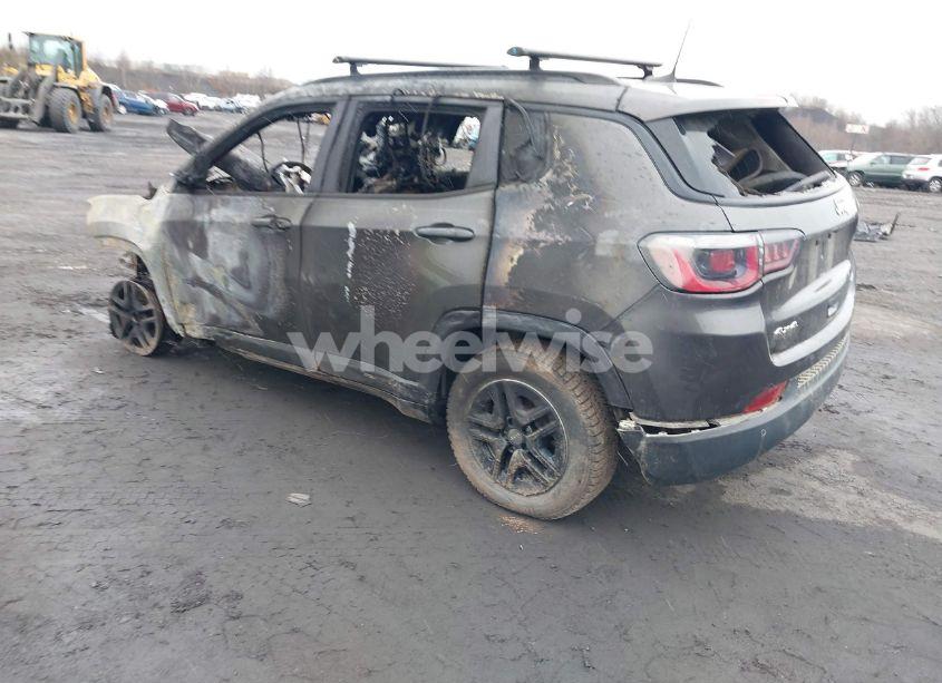 Photo 3 of 2018 Jeep Compass SPORT 4X4 (VIN 3C4NJDAB8JT315496)