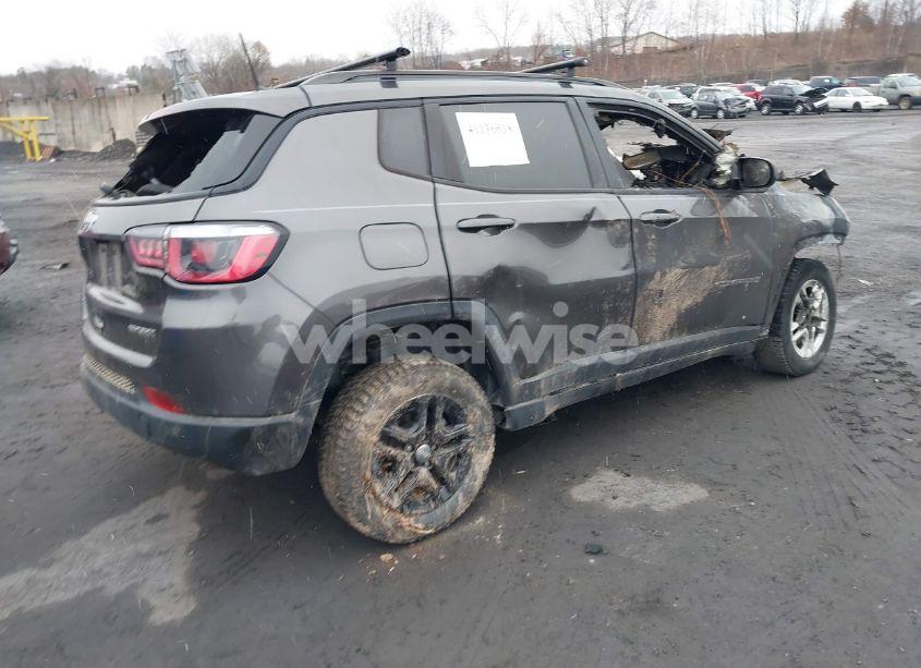 Photo 4 of 2018 Jeep Compass SPORT 4X4 (VIN 3C4NJDAB8JT315496)