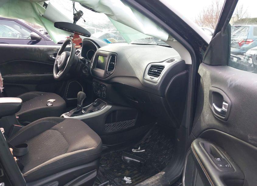 Photo 5 of 2020 Jeep Compass SPORT 4X4 (VIN 3C4NJDAB9LT161755)