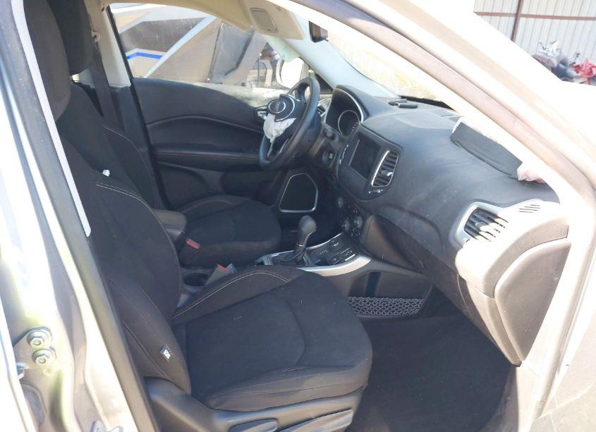 Photo 5 of 2020 Jeep Compass SPORT 4X4 (VIN 3C4NJDABXLT219467)