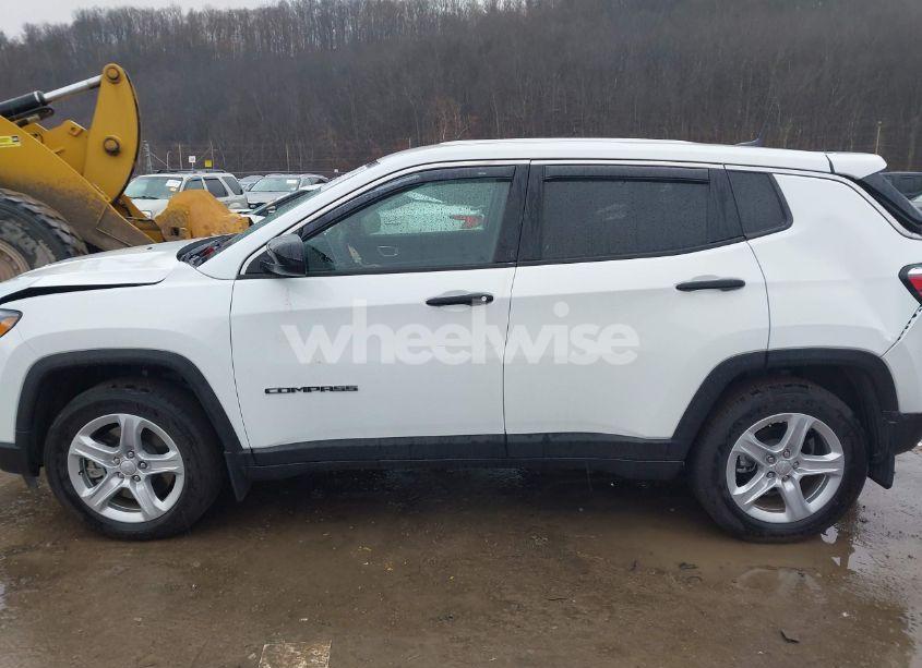 Photo 14 of 2024 Jeep Compass SPORT 4X4 (VIN 3C4NJDAN4RT581510)
