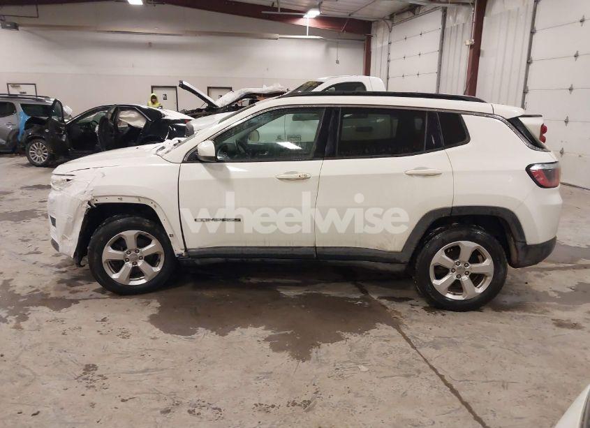 Photo 14 of 2017 Jeep New COMPASS LATITUDE 4X4 (VIN 3C4NJDBB0HT651975)