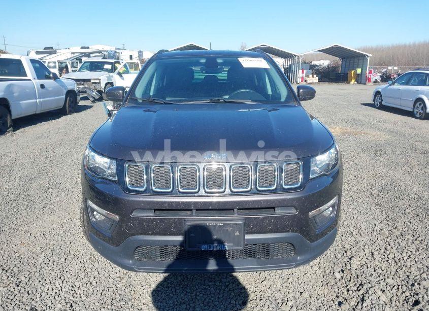 Photo 12 of 2018 Jeep Compass LATITUDE 4X4 (VIN 3C4NJDBB0JT114948)