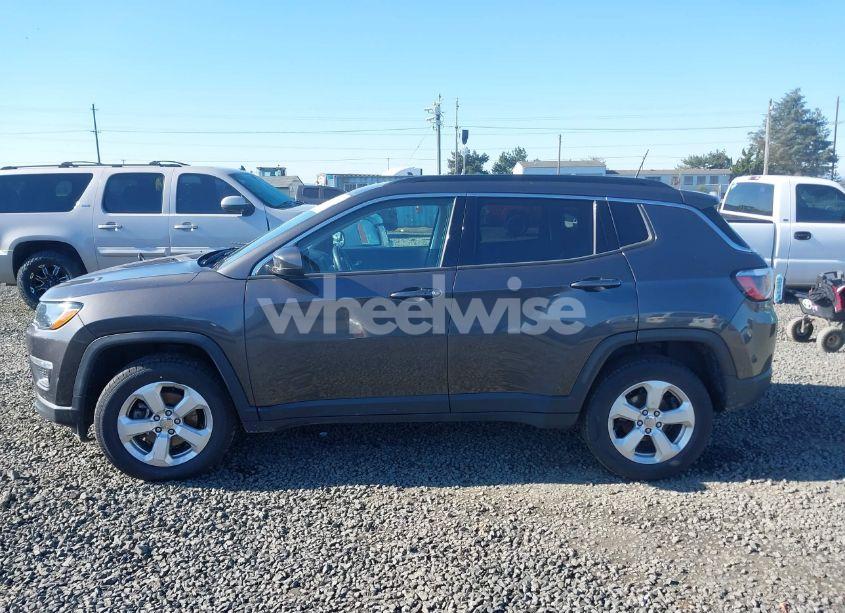 Photo 14 of 2018 Jeep Compass LATITUDE 4X4 (VIN 3C4NJDBB0JT114948)