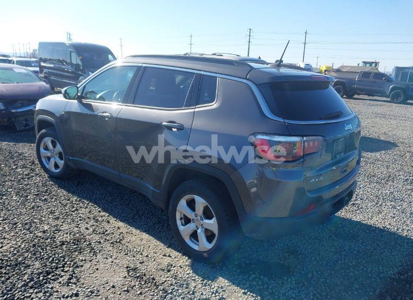Photo 3 of 2018 Jeep Compass LATITUDE 4X4 (VIN 3C4NJDBB0JT114948)