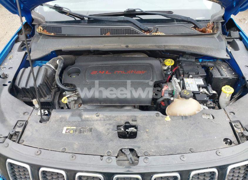 Photo 10 of 2018 Jeep Compass LATITUDE 4X4 (VIN 3C4NJDBB0JT168122)