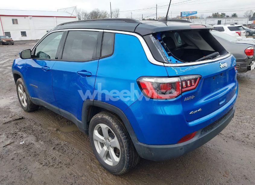 Photo 3 of 2018 Jeep Compass LATITUDE 4X4 (VIN 3C4NJDBB0JT168122)