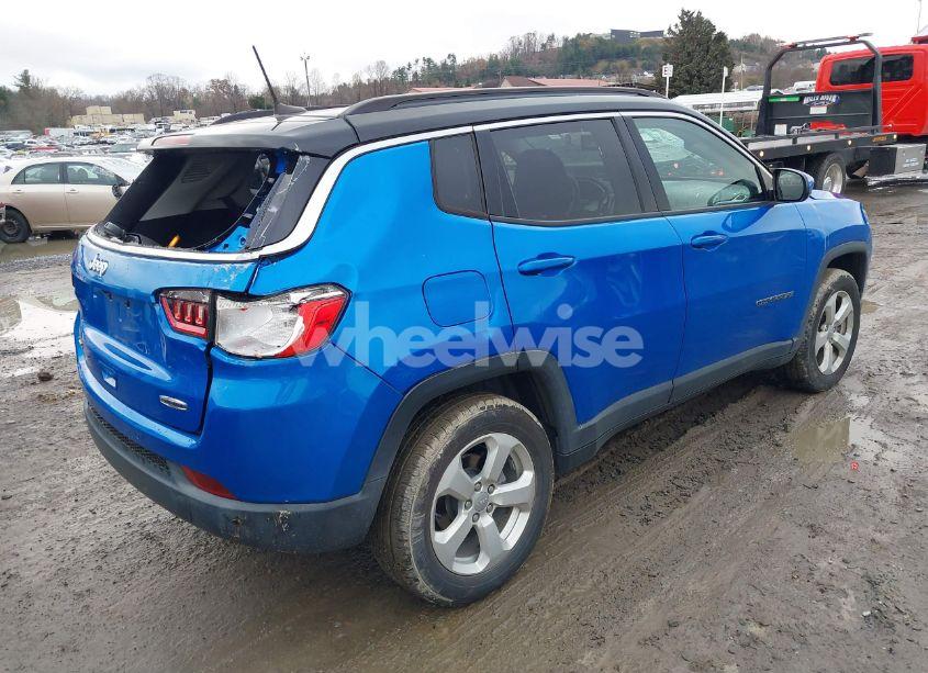 Photo 4 of 2018 Jeep Compass LATITUDE 4X4 (VIN 3C4NJDBB0JT168122)