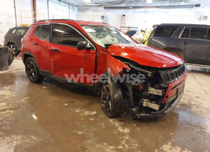 2018 Jeep Compass LATITUDE 4X4 (VIN 3C4NJDBB0JT191044) main photo
