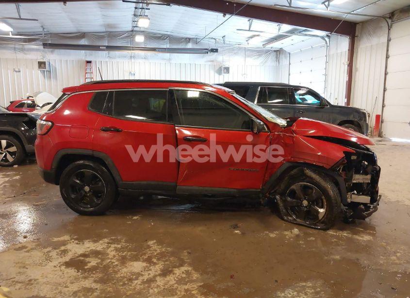 Photo 13 of 2018 Jeep Compass LATITUDE 4X4 (VIN 3C4NJDBB0JT191044)
