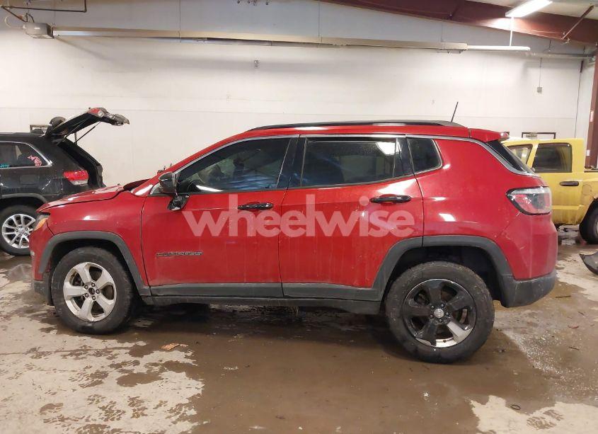 Photo 14 of 2018 Jeep Compass LATITUDE 4X4 (VIN 3C4NJDBB0JT191044)