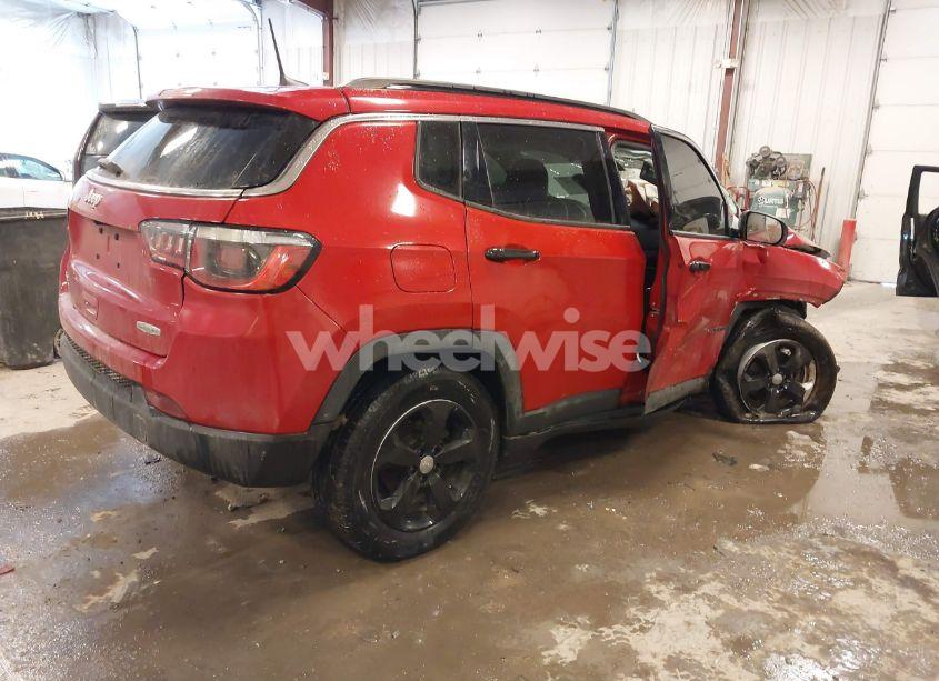 Photo 4 of 2018 Jeep Compass LATITUDE 4X4 (VIN 3C4NJDBB0JT191044)