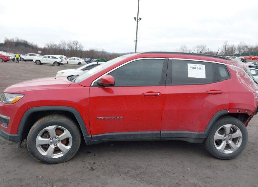 Photo 14 of 2018 Jeep Compass LATITUDE 4X4 (VIN 3C4NJDBB0JT191142)
