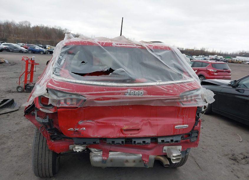 Photo 6 of 2018 Jeep Compass LATITUDE 4X4 (VIN 3C4NJDBB0JT191142)