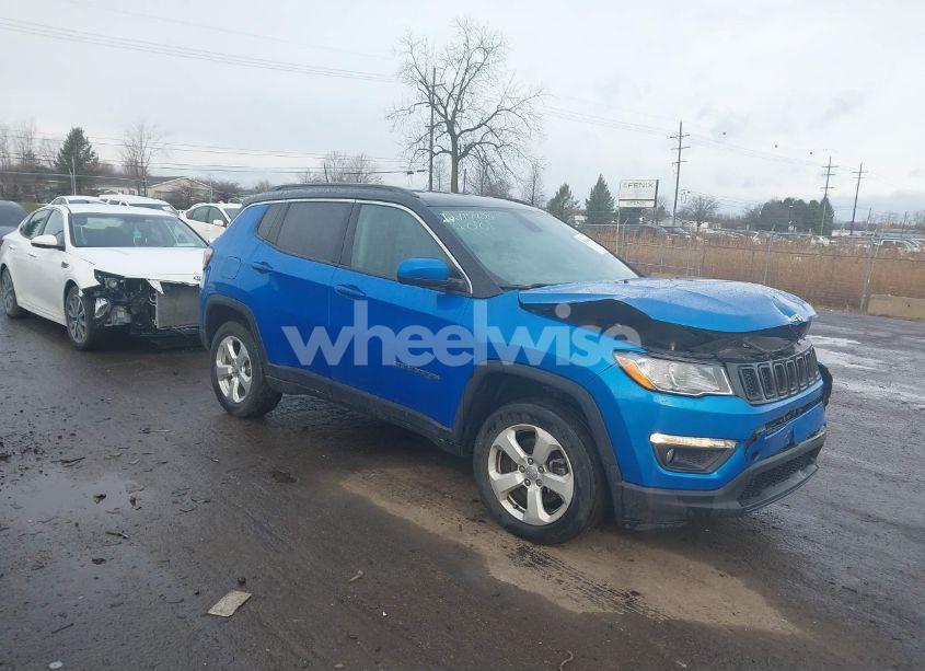 2018 Jeep Compass LATITUDE 4X4 (VIN 3C4NJDBB0JT192081) main photo
