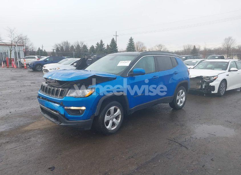 Photo 2 of 2018 Jeep Compass LATITUDE 4X4 (VIN 3C4NJDBB0JT192081)