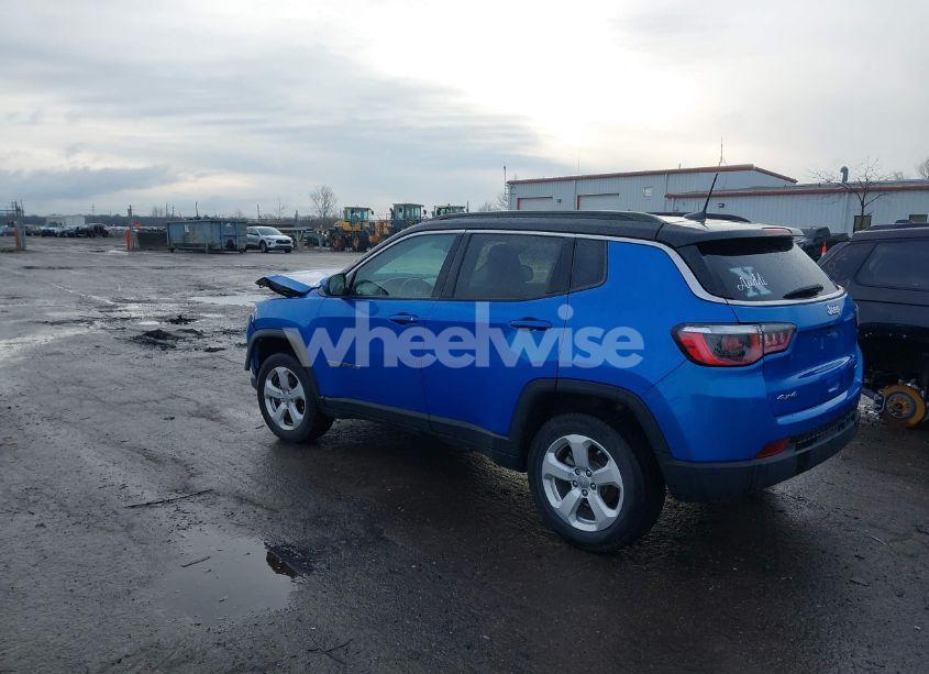 Photo 3 of 2018 Jeep Compass LATITUDE 4X4 (VIN 3C4NJDBB0JT192081)