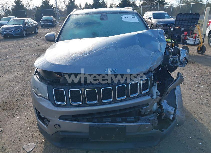 Photo 12 of 2018 Jeep Compass LATITUDE 4X4 (VIN 3C4NJDBB0JT238489)