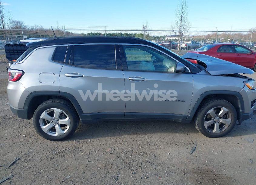 Photo 13 of 2018 Jeep Compass LATITUDE 4X4 (VIN 3C4NJDBB0JT238489)