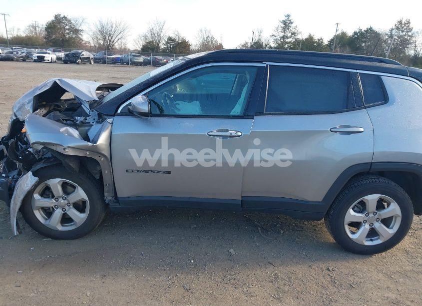 Photo 14 of 2018 Jeep Compass LATITUDE 4X4 (VIN 3C4NJDBB0JT238489)
