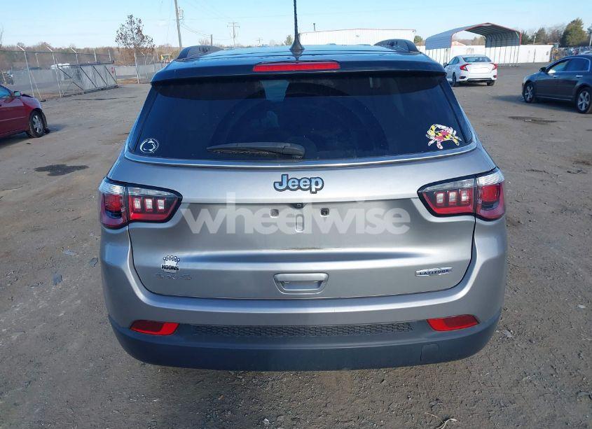 Photo 16 of 2018 Jeep Compass LATITUDE 4X4 (VIN 3C4NJDBB0JT238489)