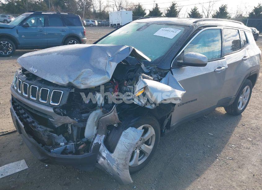 Photo 2 of 2018 Jeep Compass LATITUDE 4X4 (VIN 3C4NJDBB0JT238489)