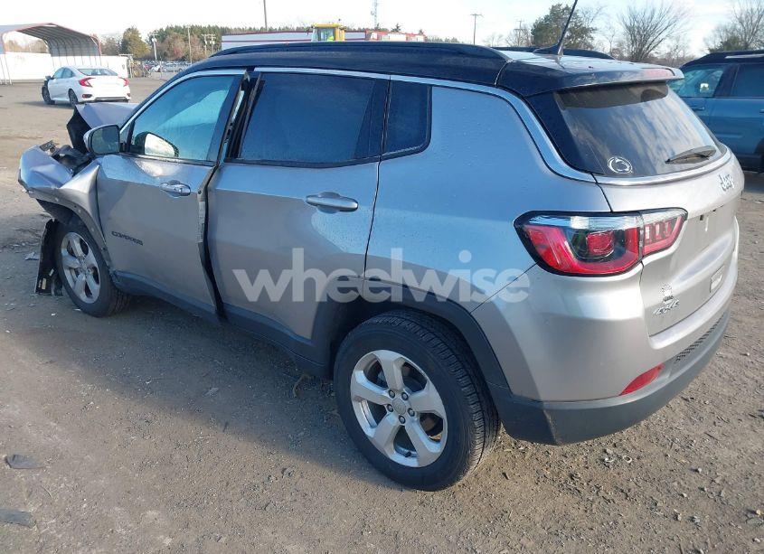 Photo 3 of 2018 Jeep Compass LATITUDE 4X4 (VIN 3C4NJDBB0JT238489)