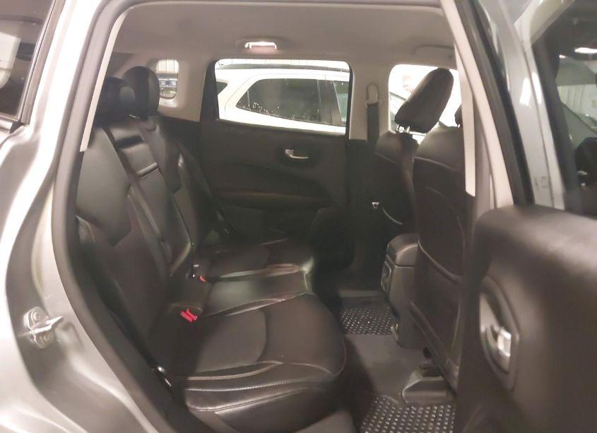 Photo 8 of 2018 Jeep Compass LATITUDE 4X4 (VIN 3C4NJDBB0JT256913)