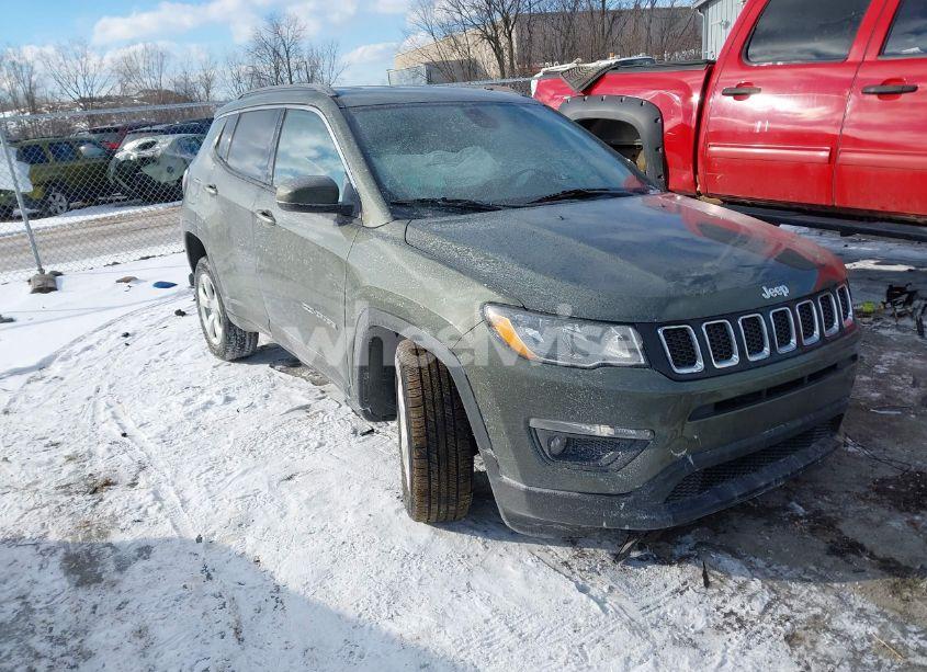 2018 Jeep Compass LATITUDE 4X4 (VIN 3C4NJDBB0JT262078) main photo
