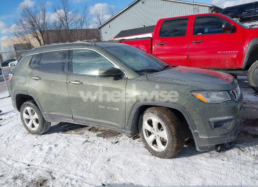 Photo 13 of 2018 Jeep Compass LATITUDE 4X4 (VIN 3C4NJDBB0JT262078)