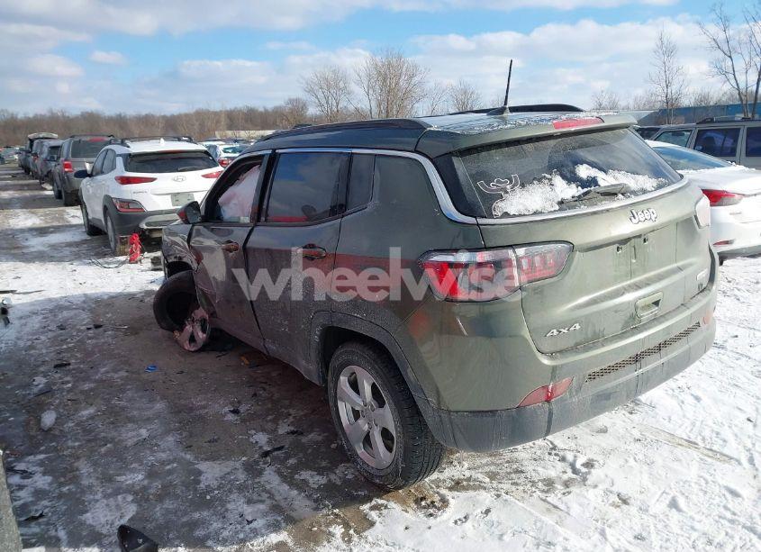 Photo 3 of 2018 Jeep Compass LATITUDE 4X4 (VIN 3C4NJDBB0JT262078)