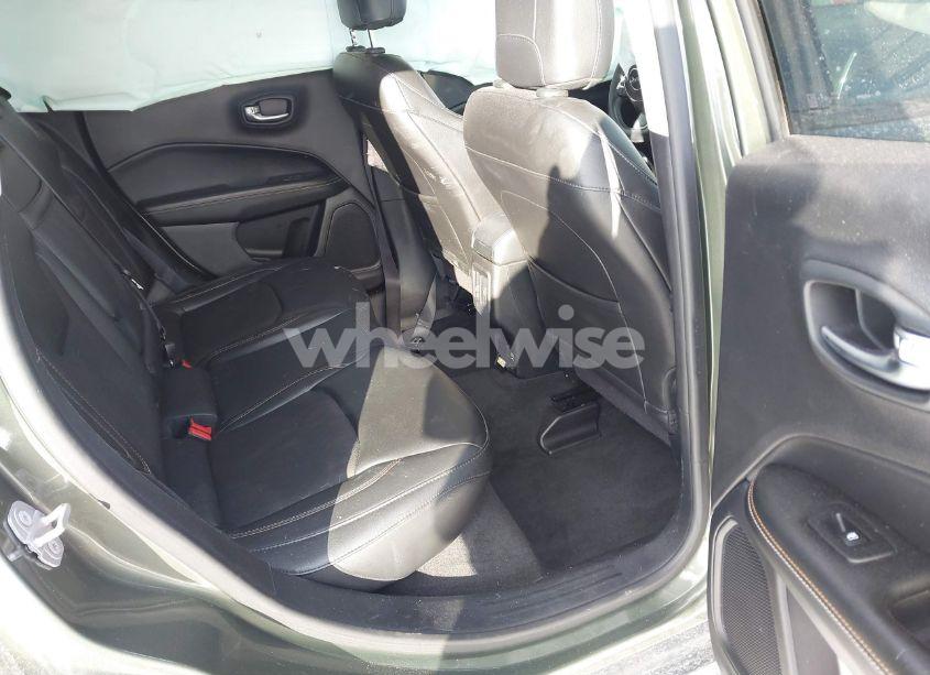 Photo 8 of 2018 Jeep Compass LATITUDE 4X4 (VIN 3C4NJDBB0JT262078)