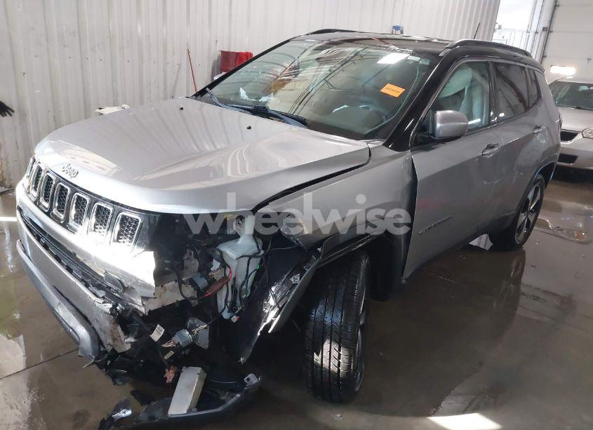 2018 Jeep Compass LATITUDE 4X4 (VIN 3C4NJDBB0JT264350) main photo